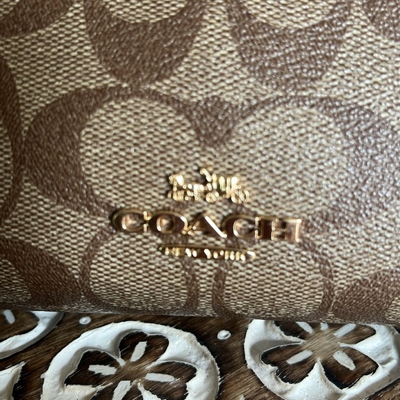 Coach hand bag - Picture 2 of 7